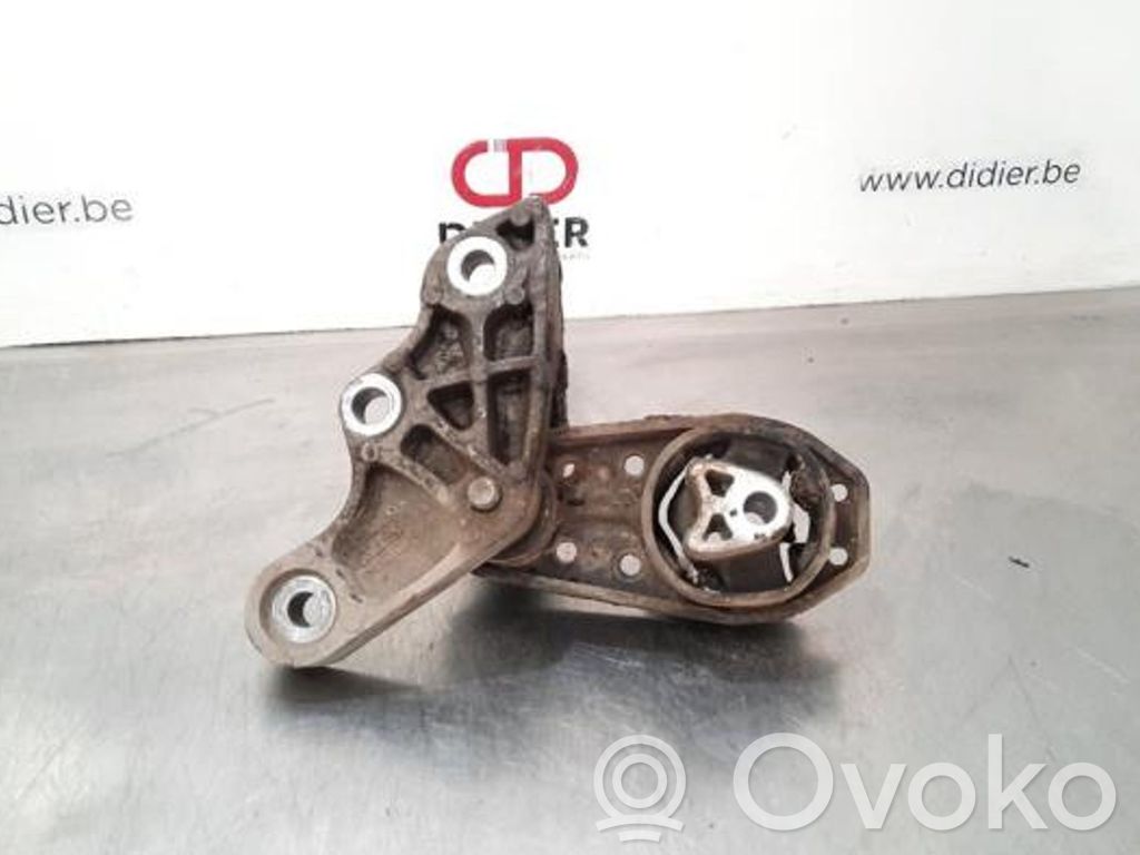 Ford Fiesta Engine mount bracket 