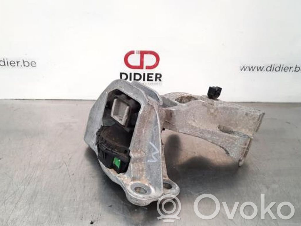 Engine mount bracket   112322283R
