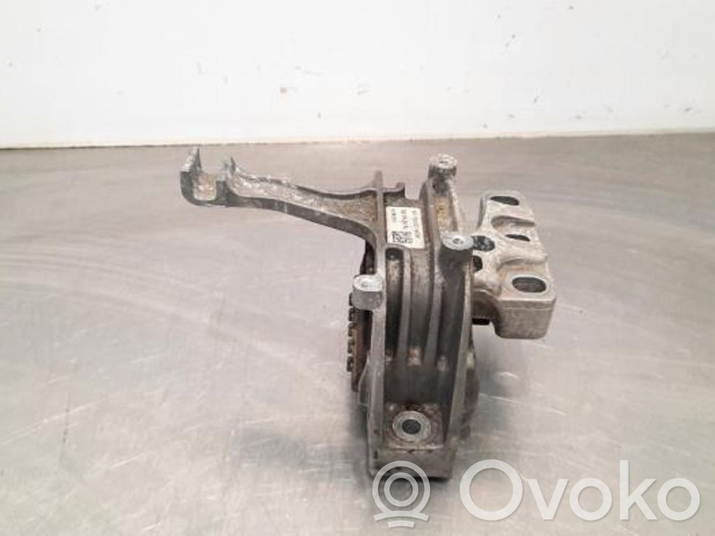 Audi Q2 - Engine mount bracket 