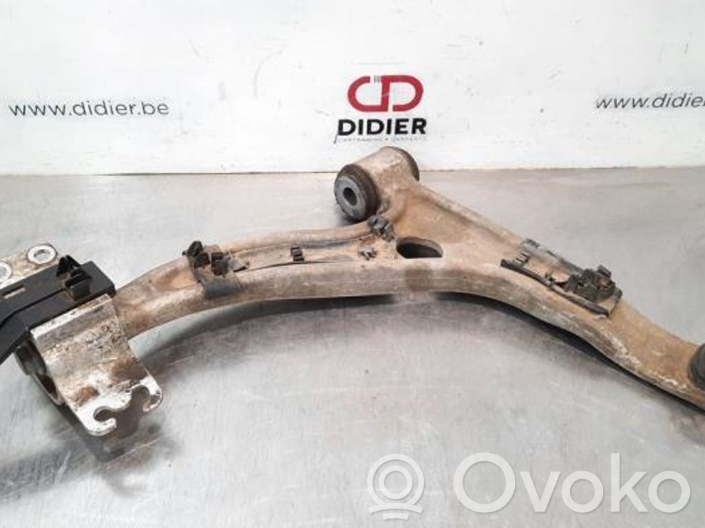 Mercedes-Benz CLA C117 X117 W117 Braccio di controllo sospensione anteriore