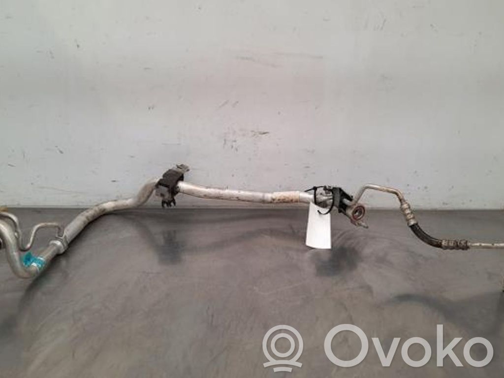 Ilmastointilaitteen putki (A/C)   AV6119A834KH,AV6119A834KH