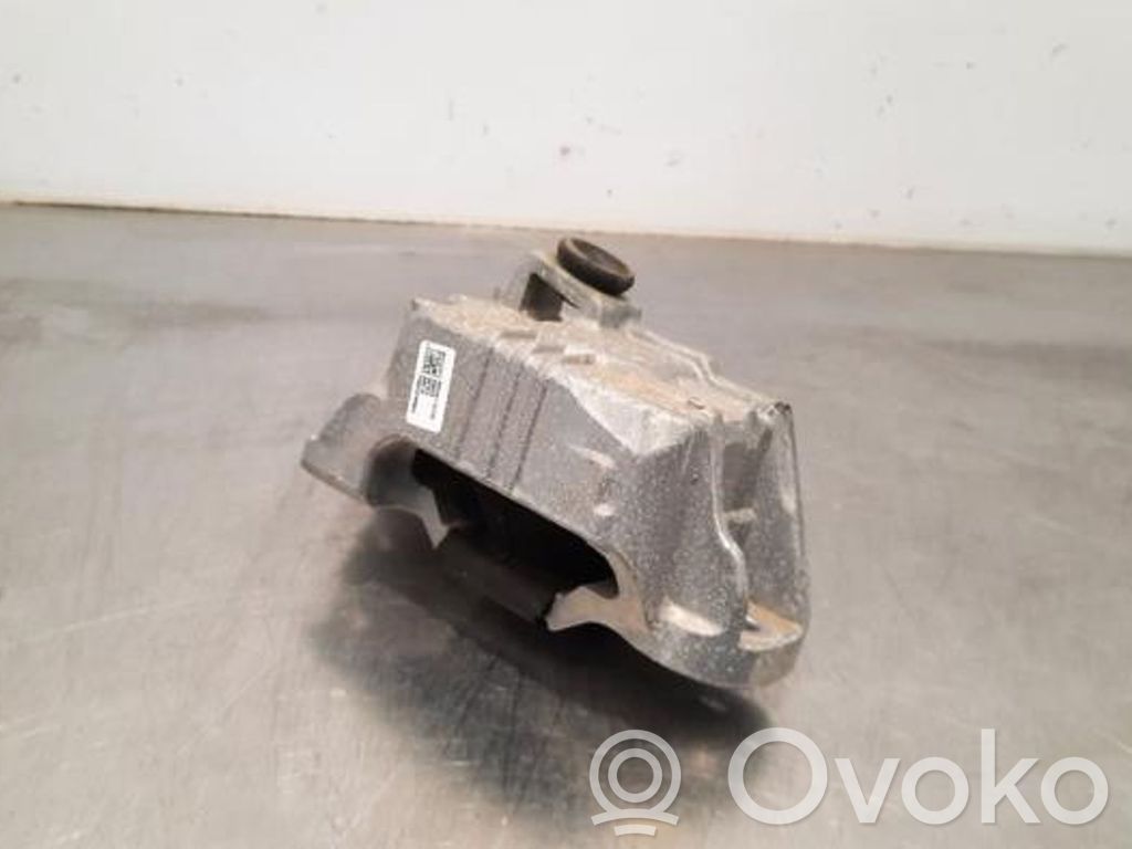 Jeep Compass Gearbox mounting bracket 