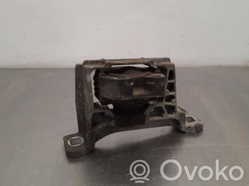 Moottorin kiinnikekorvake   3M516F012BK,3M516F012BK