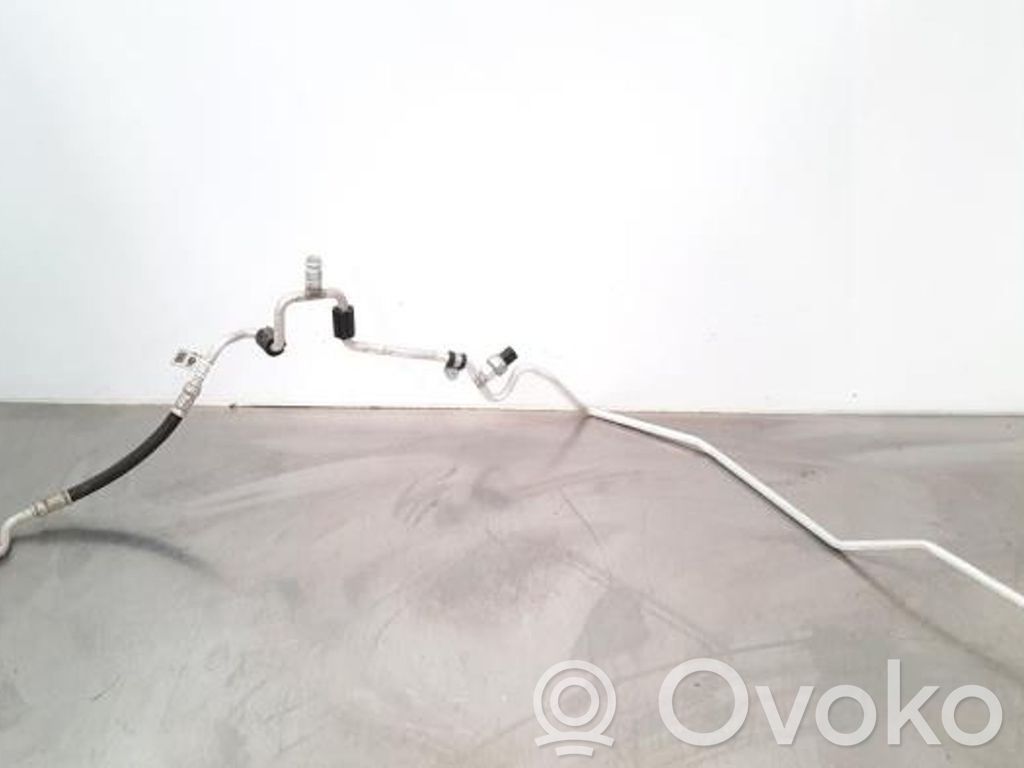 BMW 2 F46 Tubo flessibile aria condizionata (A/C) 