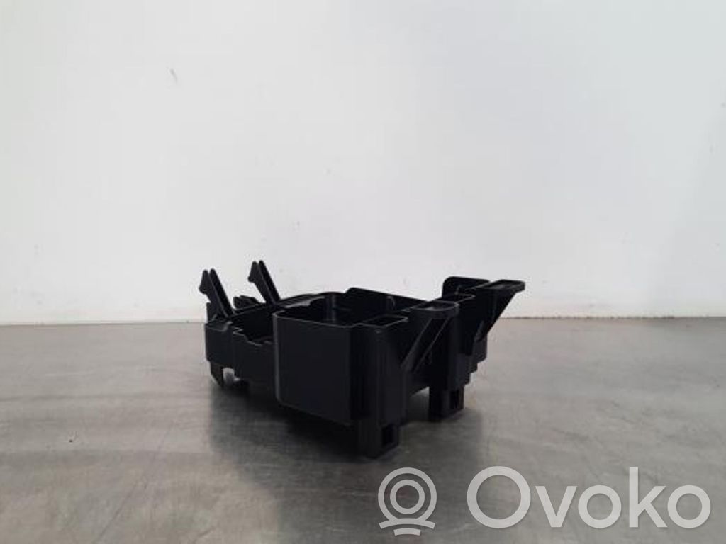 Porsche Cayenne (9Y0 9Y3) Alte piese compartiment motor 