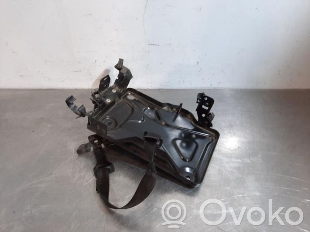 Fiat Tipo Bandeja para la caja de la batería 