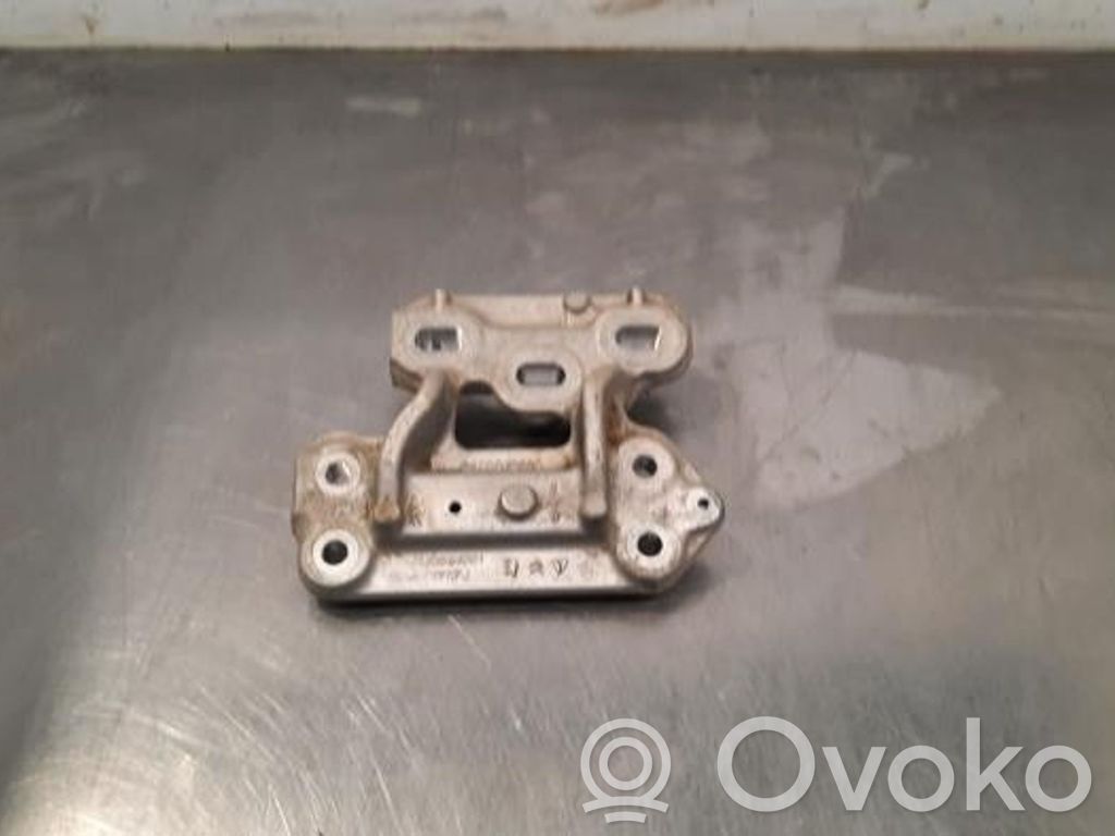 Peugeot Partner Engine mount bracket 