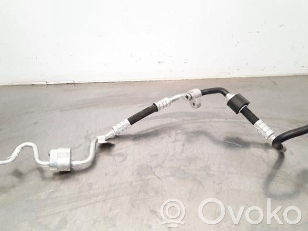Ilmastointilaitteen putki (A/C)   4KE816750A