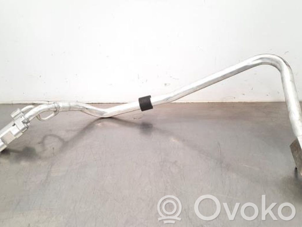 Ilmastointilaitteen putki (A/C)   4KL816738C