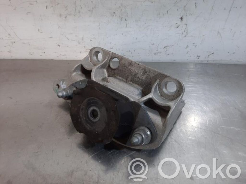 Engine mount bracket   112127847R,112127847R