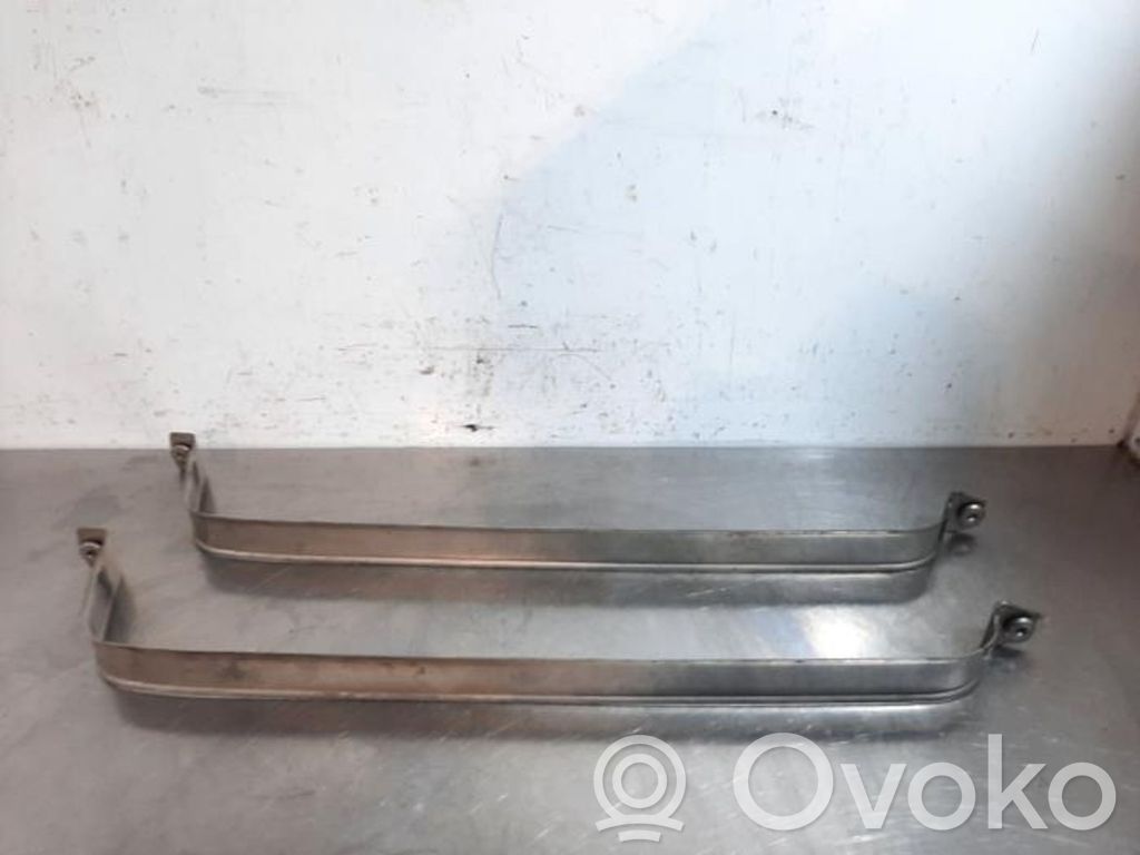 BMW X5 E70 Uchwyt / Mocowanie zbiornika paliwa 