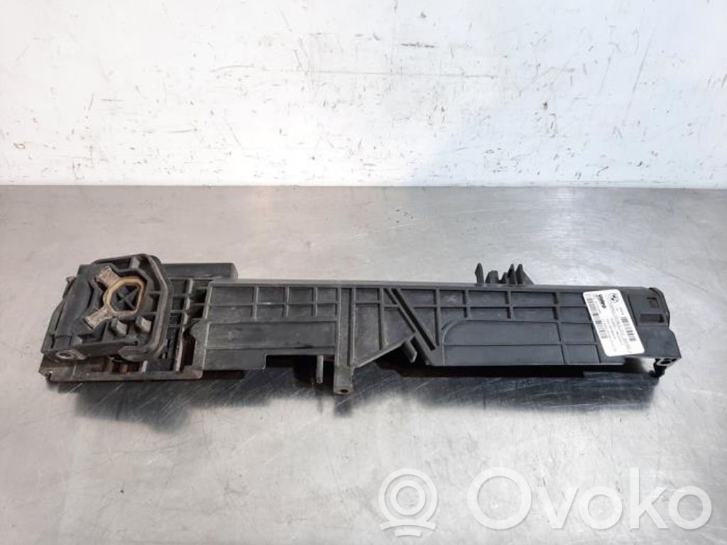 BMW 1 F20 F21 Inne części komory silnika 
