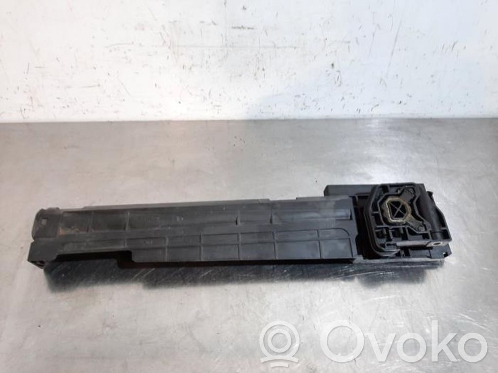 BMW 1 F20 F21 Inne części komory silnika 