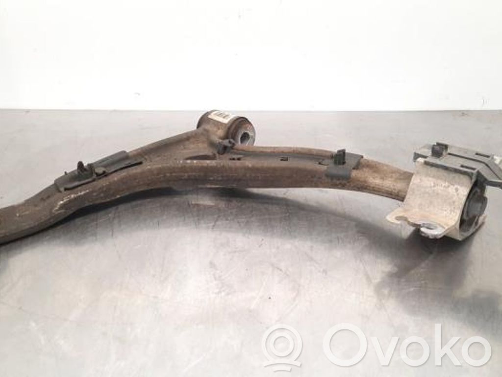 Mercedes-Benz CLA C117 X117 W117 Braccio di controllo sospensione anteriore 