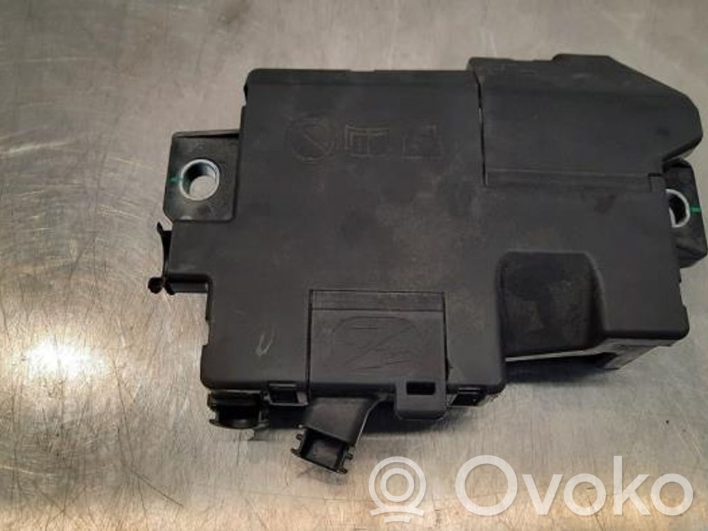 Volvo XC40 Juego de caja de fusibles 