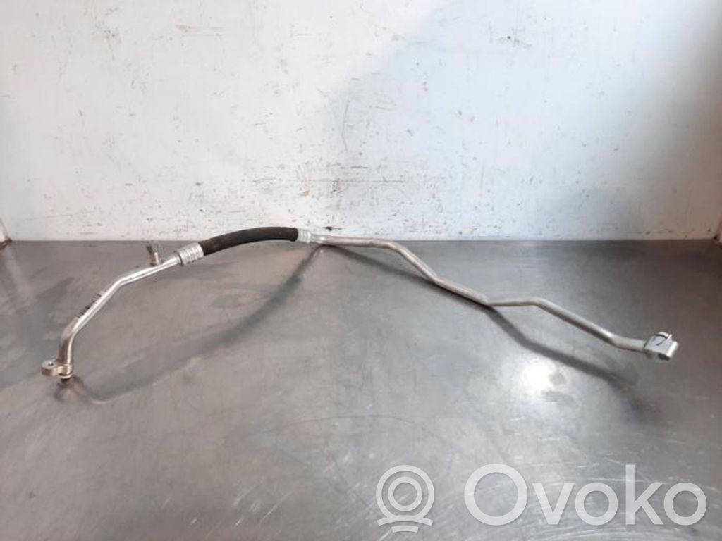 BMW 2 F46 Conductă/furtun aer condiționat (A/C) 