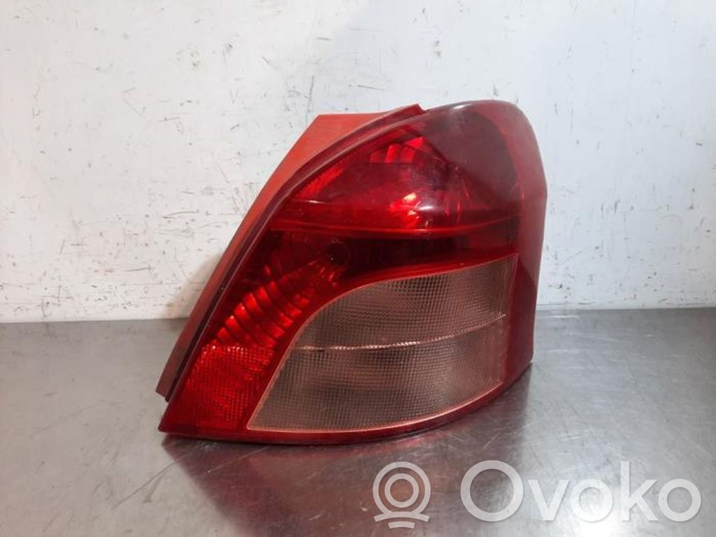 Toyota Yaris Luci posteriori