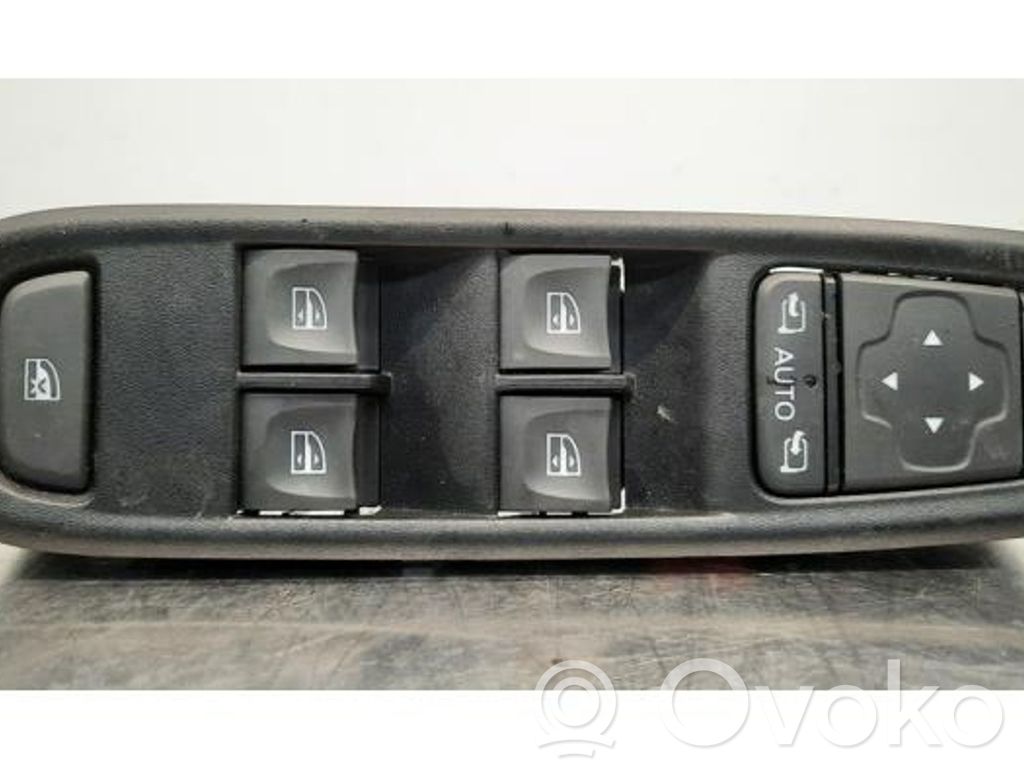 Dacia Duster III Interruptor del elevalunas eléctrico 