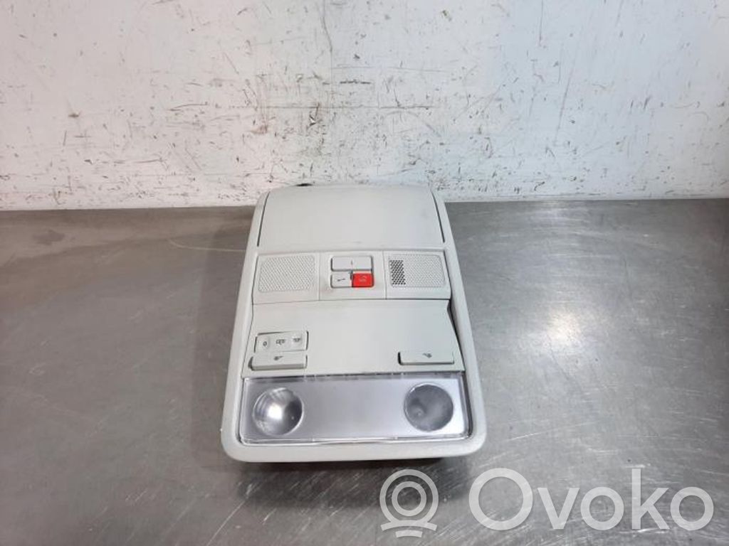 Skoda Karoq Etuistuimen valo 