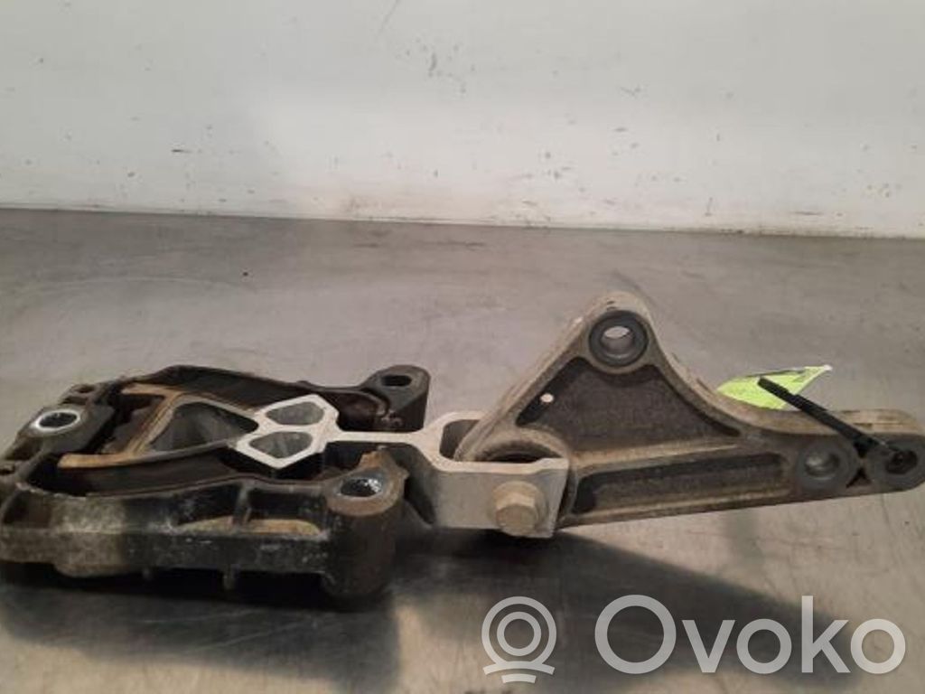 Ford Focus Vaihdelaatikon kannake 