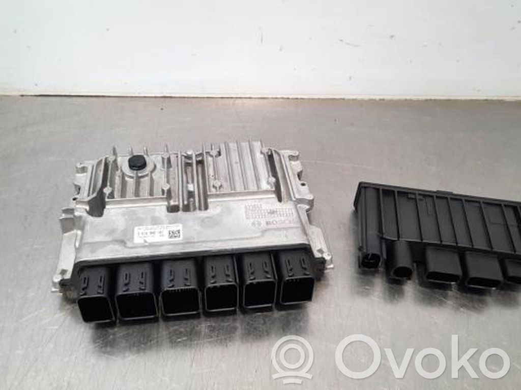 BMW 1 F40 Engine control unit/module 