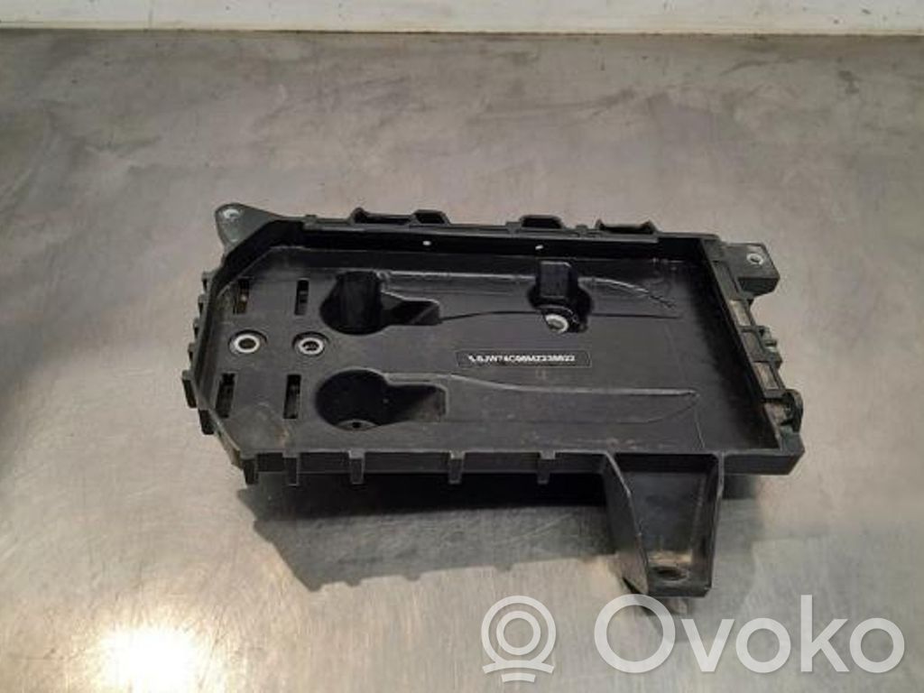 Battery box tray