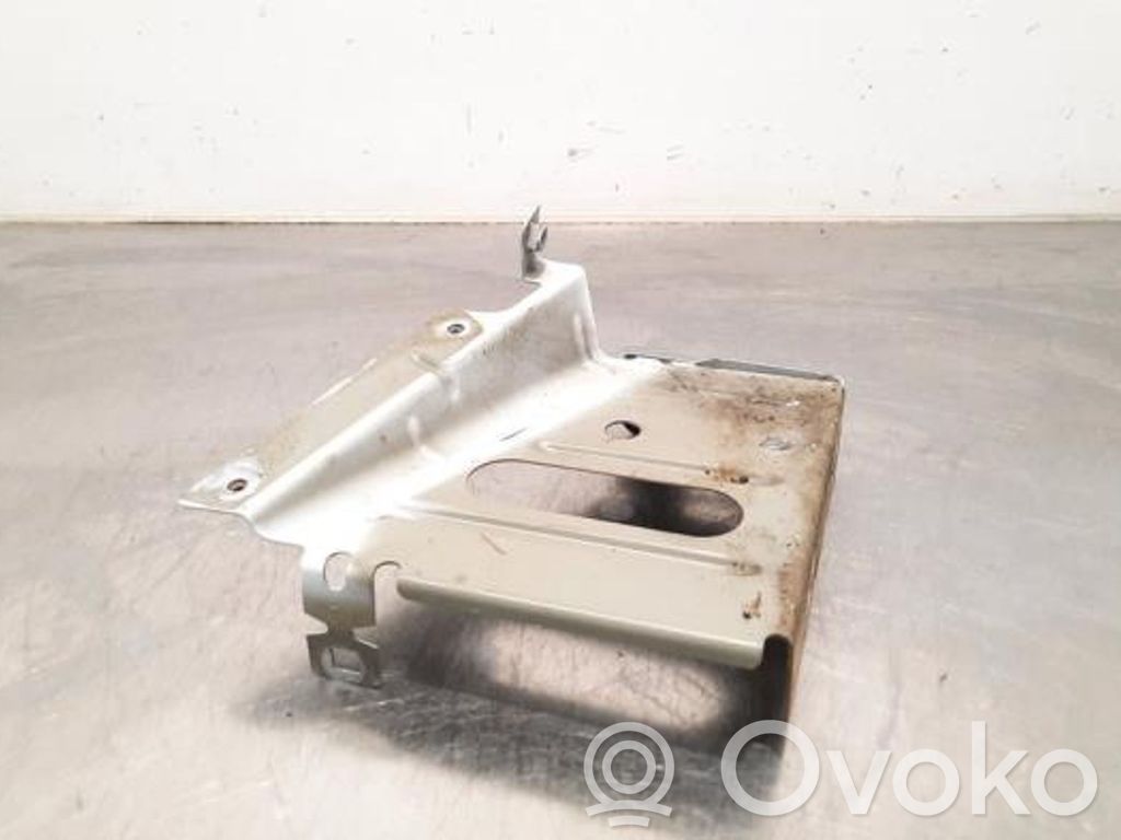 Renault Master III Alte piese compartiment motor 