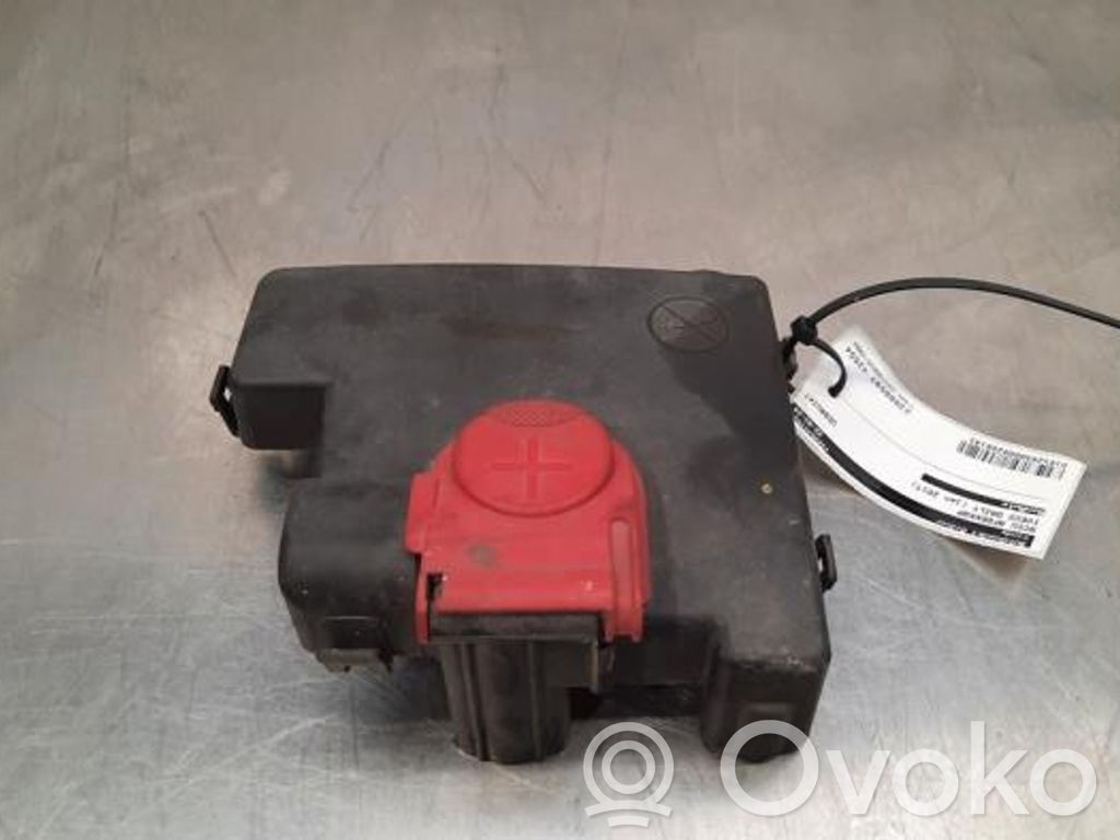 Iveco Daily 5th gen Coperchio/tappo della scatola vassoio della batteria 