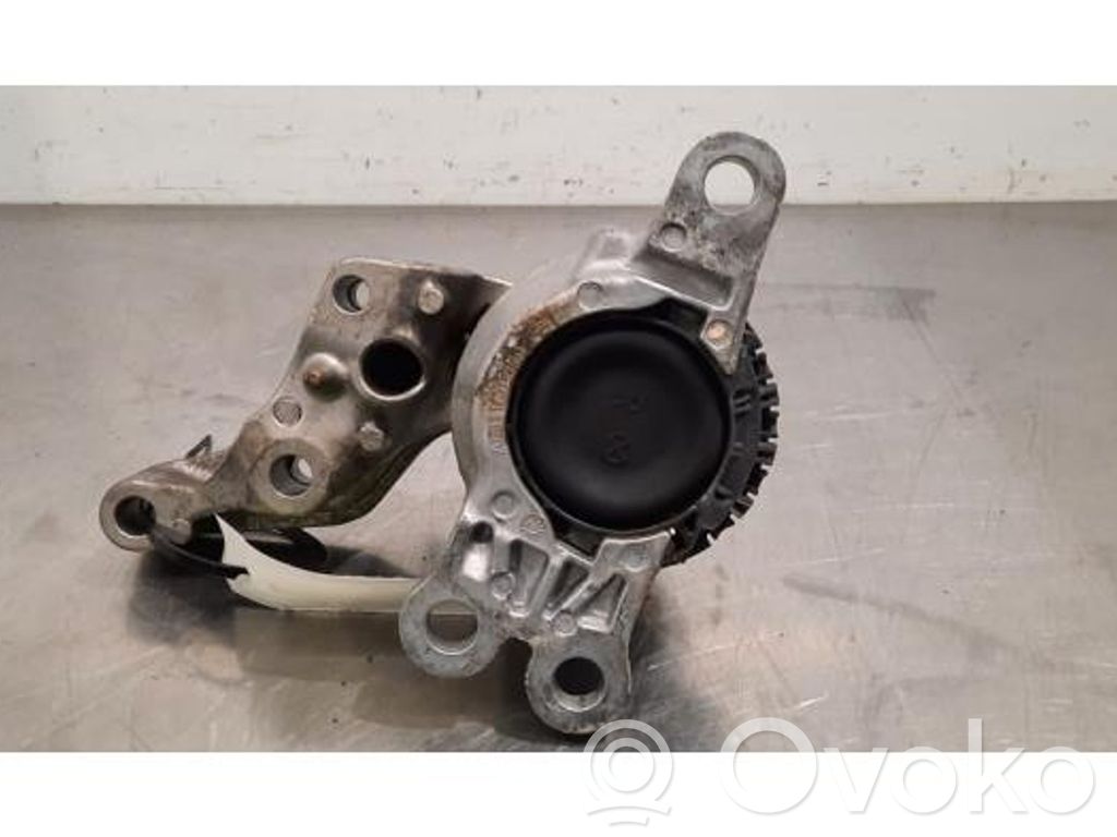 Renault Megane IV Engine mount bracket 