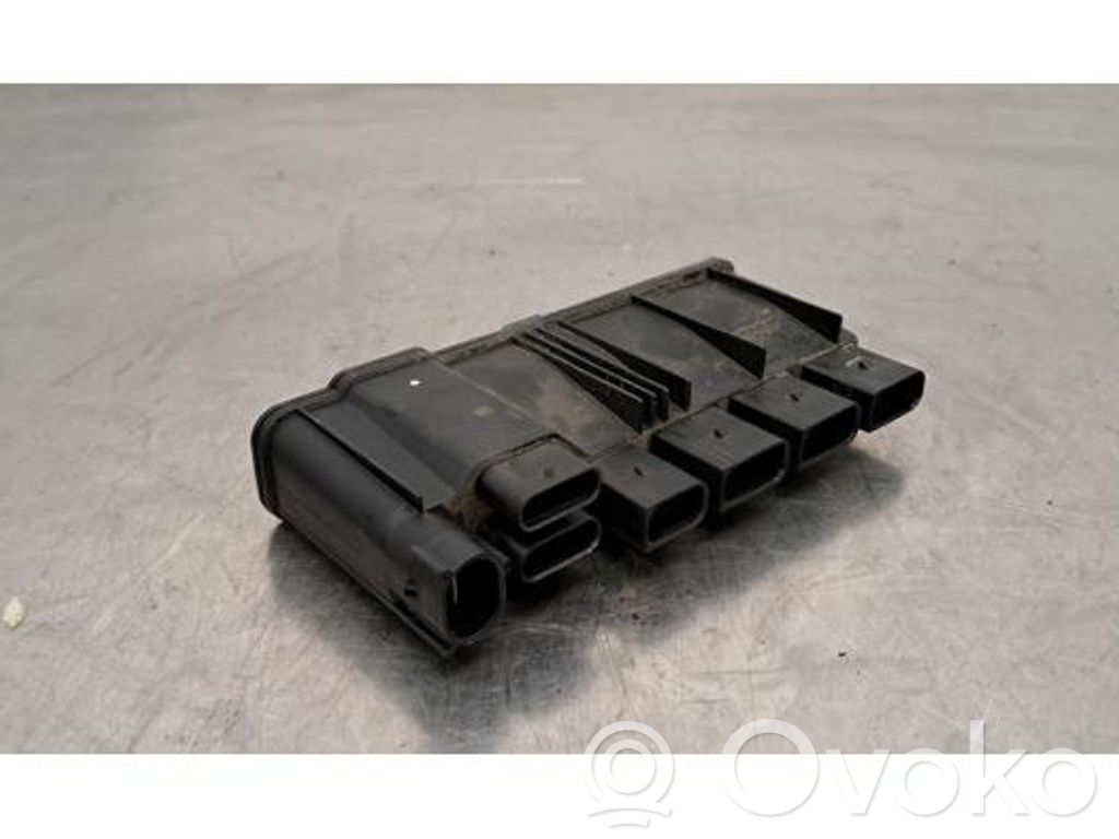 BMW X5 G05 Antenna control unit 