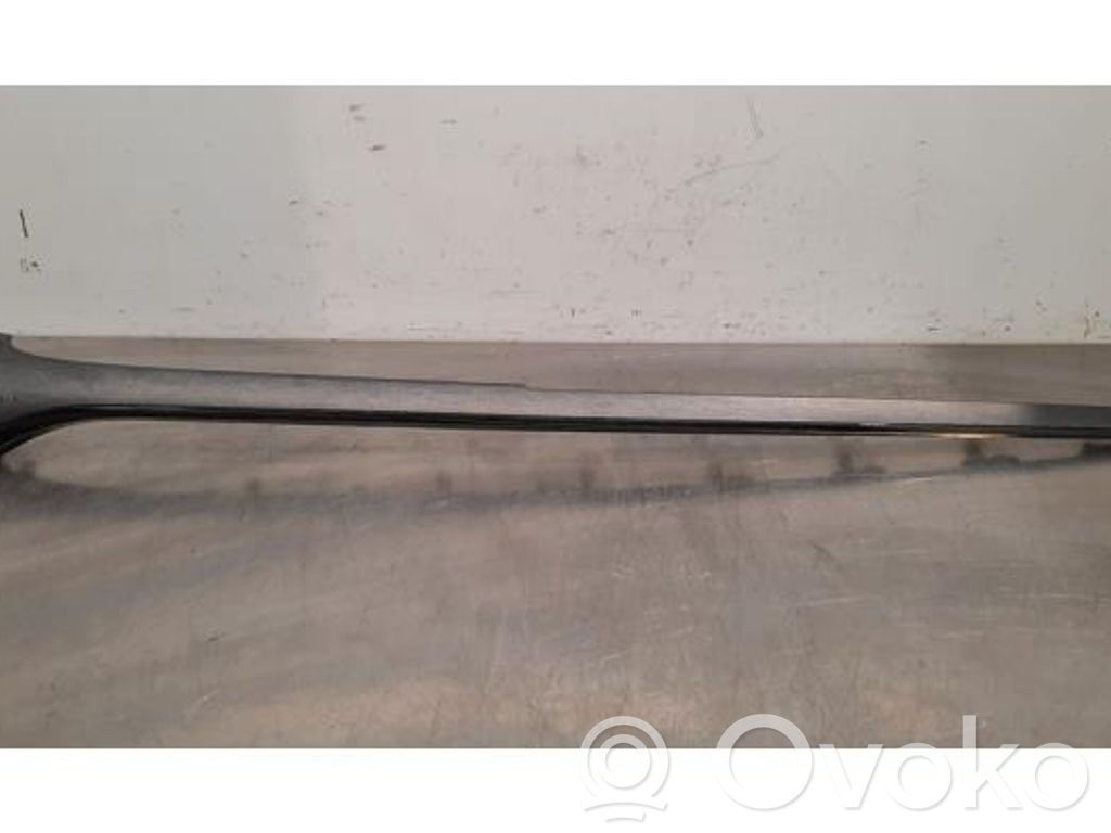 Toyota Hilux VIII Ramă ornament torpedou bord 