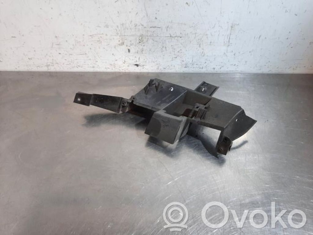 Front bumper mounting bracket