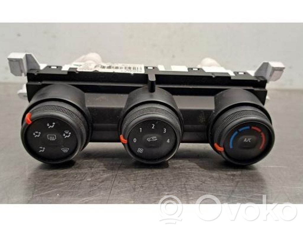 Renault Clio V Climate control unit 