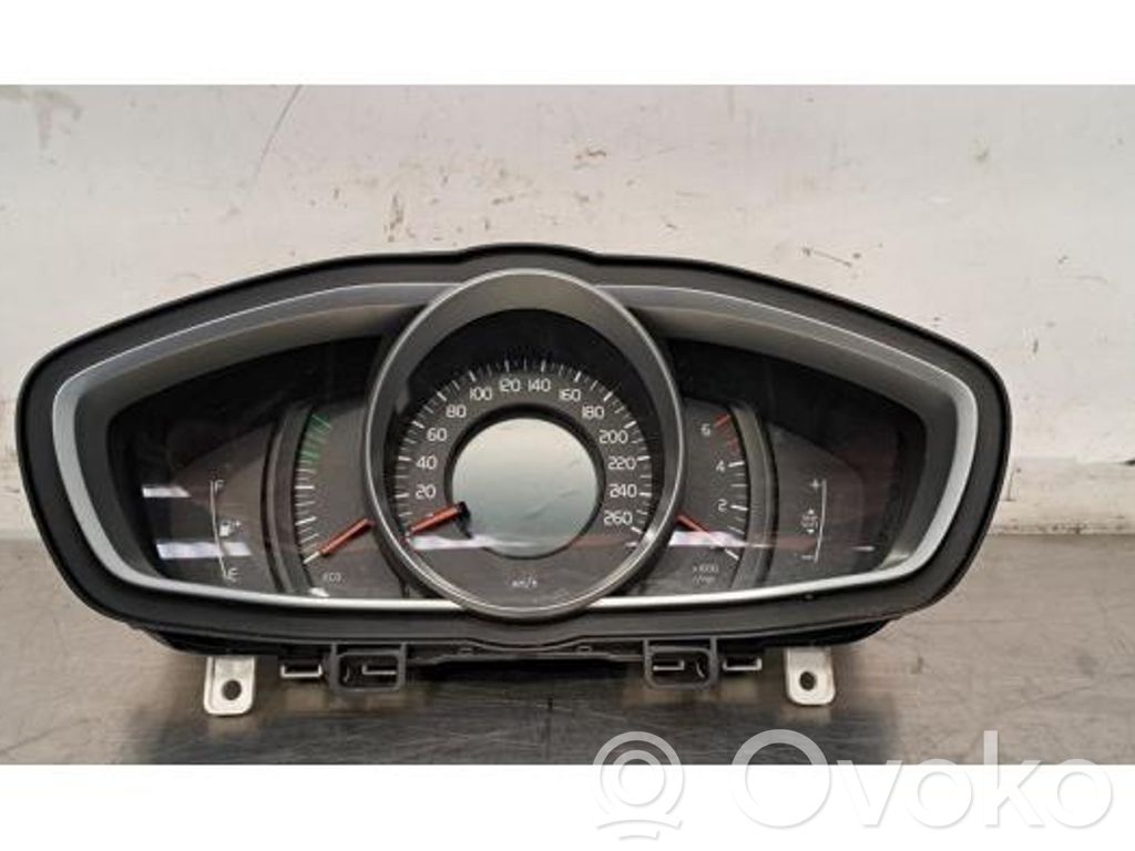 Volvo V40 Speedometer (instrument cluster) 