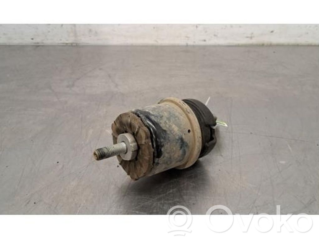 Wspornik / Mocowanie silnika   MB3G6038ZF,MB3G6038ZF