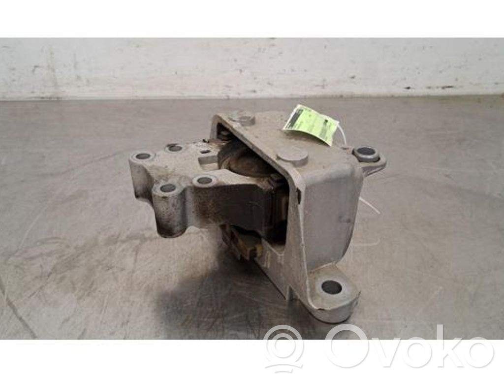 Volvo XC40 Engine mount bracket 