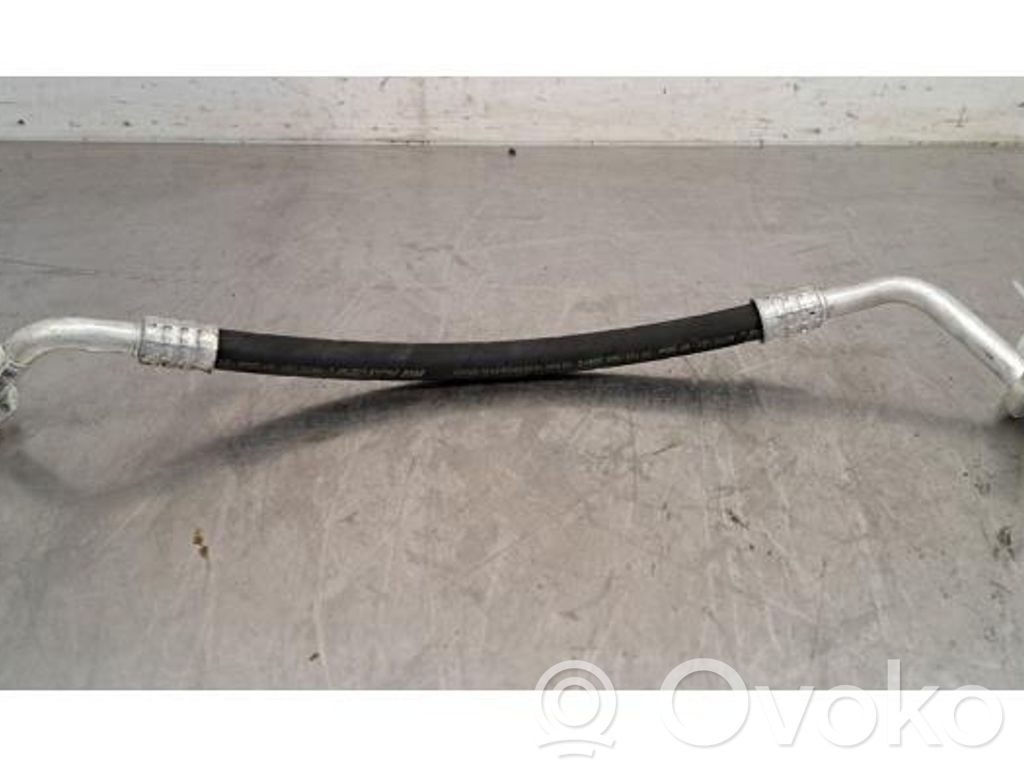 Ilmastointilaitteen putki (A/C)   32226959,32226959