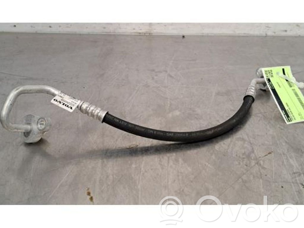 Volvo XC40 Conductă/furtun aer condiționat (A/C) 