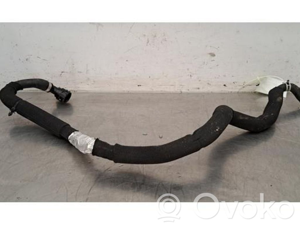 Volvo XC40 Engine coolant pipe/hose 