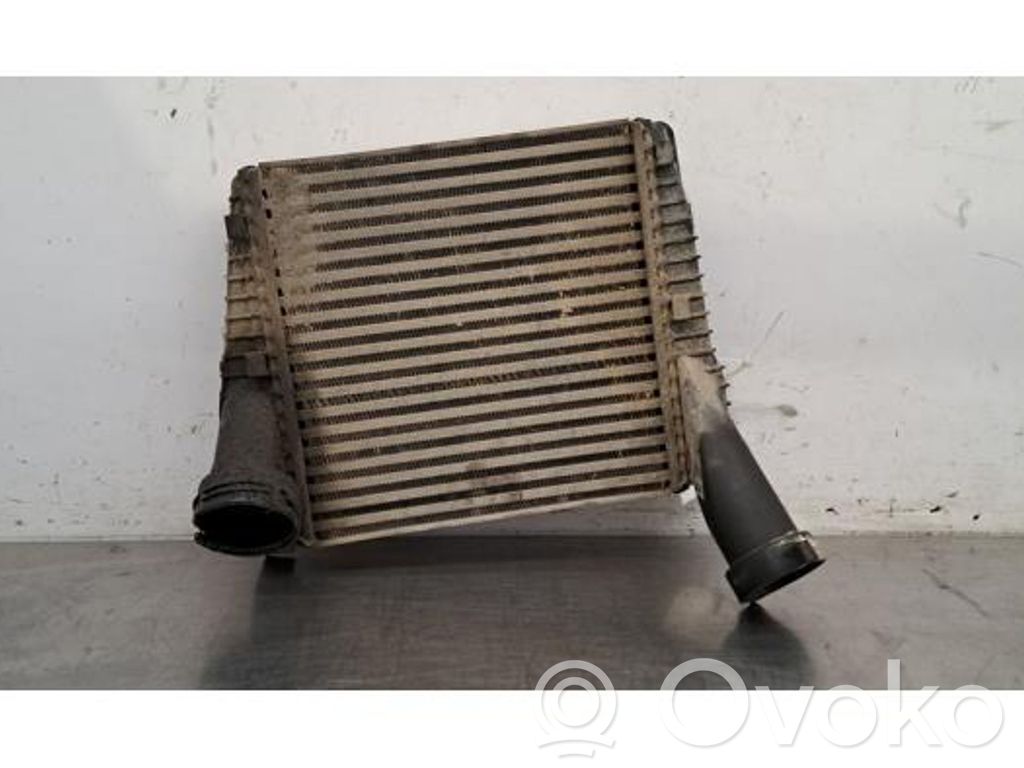 Audi Q7 4L Chłodnica powietrza doładowującego / Intercooler 