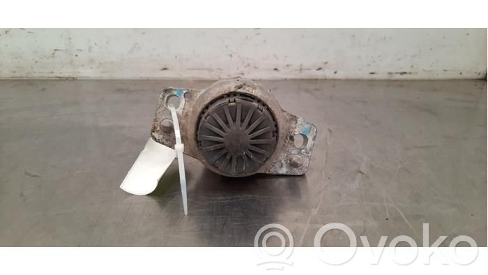 Land Rover Range Rover Velar Engine mount bracket 