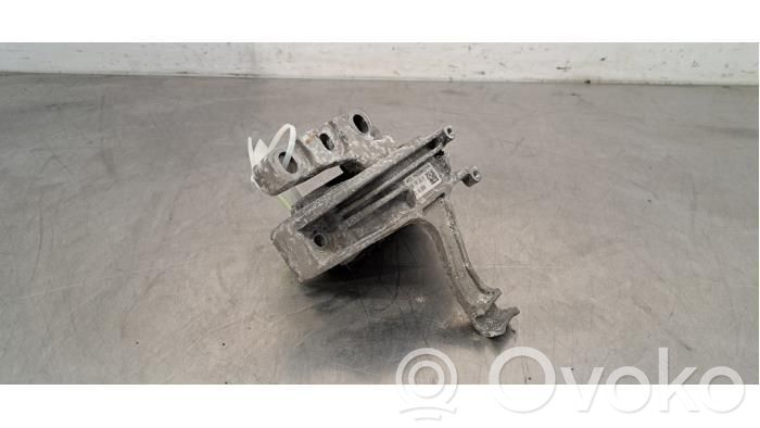 Skoda Kamiq Engine mount bracket 