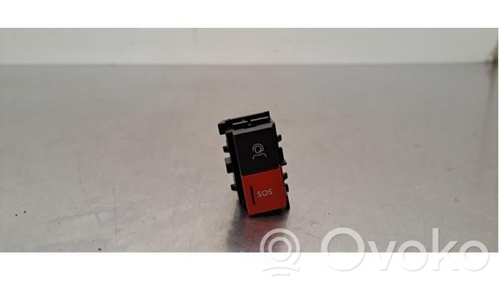 Opel Astra L botón SOS 