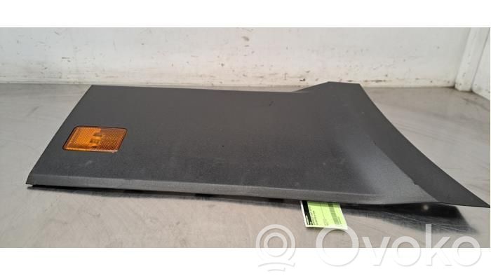Volkswagen Crafter Moldura de la esquina del parachoques trasero 