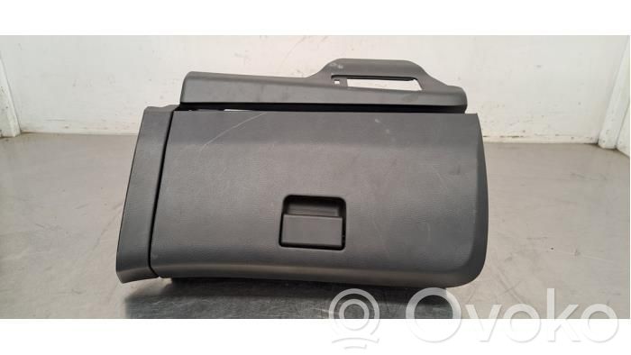 Nissan Navara D23 Juego guantera 