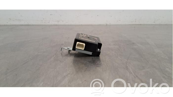 Toyota Yaris XP210 Tire pressure control unit 