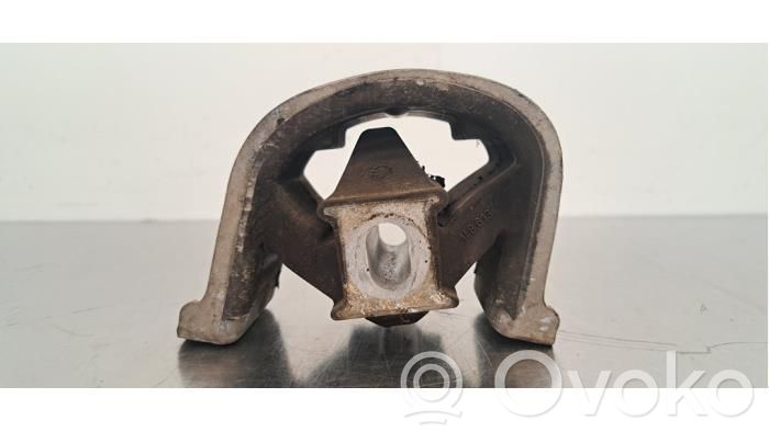 Volkswagen Transporter - Caravelle T6 Engine mount bracket 