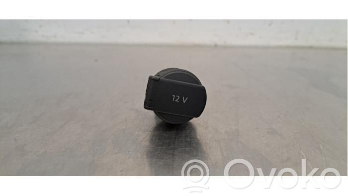 Enchufe de 12V (delantero)