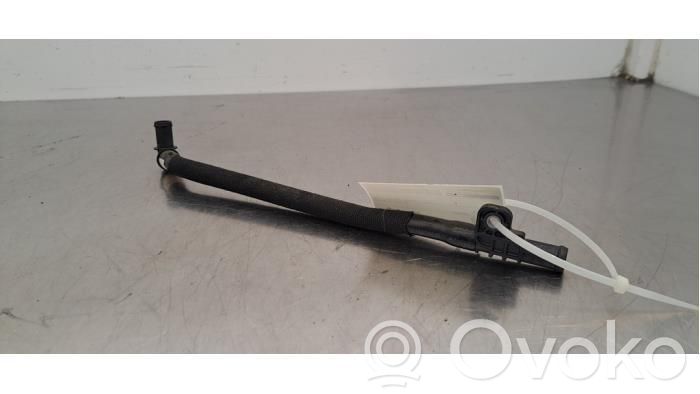 Audi e-tron Engine coolant pipe/hose 