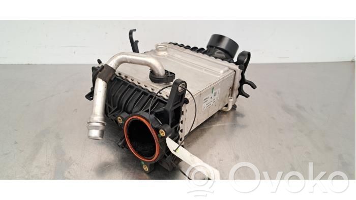 Mercedes-Benz C W205 Radiatore intercooler 